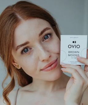 Dark brown zero power monthly coloured contact lenses Brown Moons No. 3 Ovio