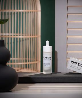 Rejuvenating Facial Serum with Black Tea and Mangosteen Stem Cells Kire Skin