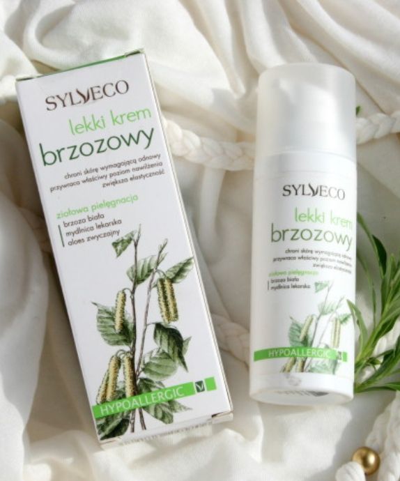 Light Regenerating Cream for Demanding Skin with Moisturising and Softening Action Sylveco