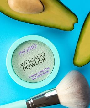 Mattifying Tone-Correcting Powder with Avocado InGrid 