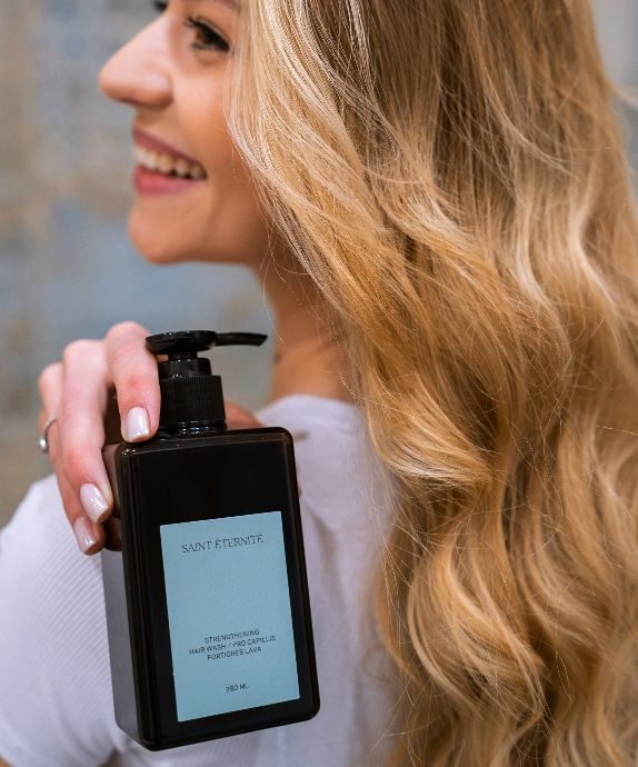 Reinigungsshampoo für Haarausfall und Haarwuchs mit Saint Éternité Kamille