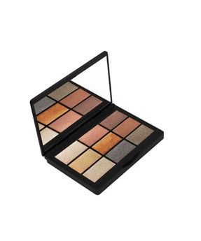 Eine Palette von 9 lang anhaltenden Lidschatten 005 To Party in London Gosh
