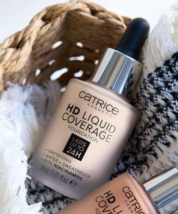 HD Liquid Coverage deckt Foundation bis zu 24 Stunden sandbeige 030 Catrice ab