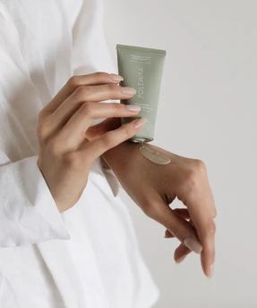 Regenerating Hand and Nail Cream with Hyaluronic Acid with Matcha Tea Polemika