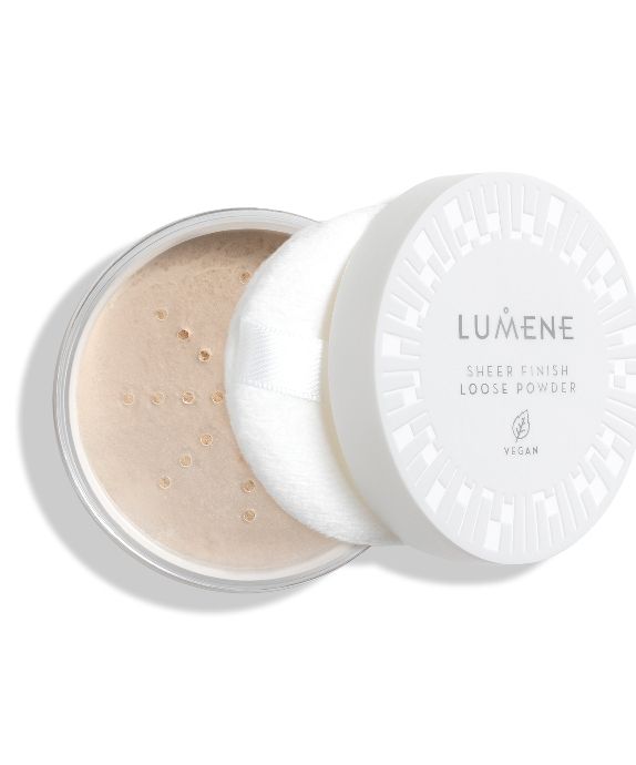 Lumene Sheer Finish Loose Translucent Powder, um überschüssigen Talg zu absorbieren